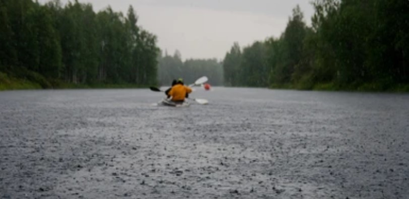 Safe kayaking in rainy season